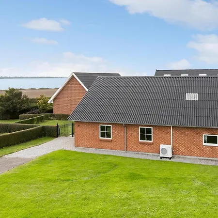 Appartement Amazing In With House Sea View Fåborg