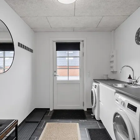 Appartement Amazing In With House Sea View